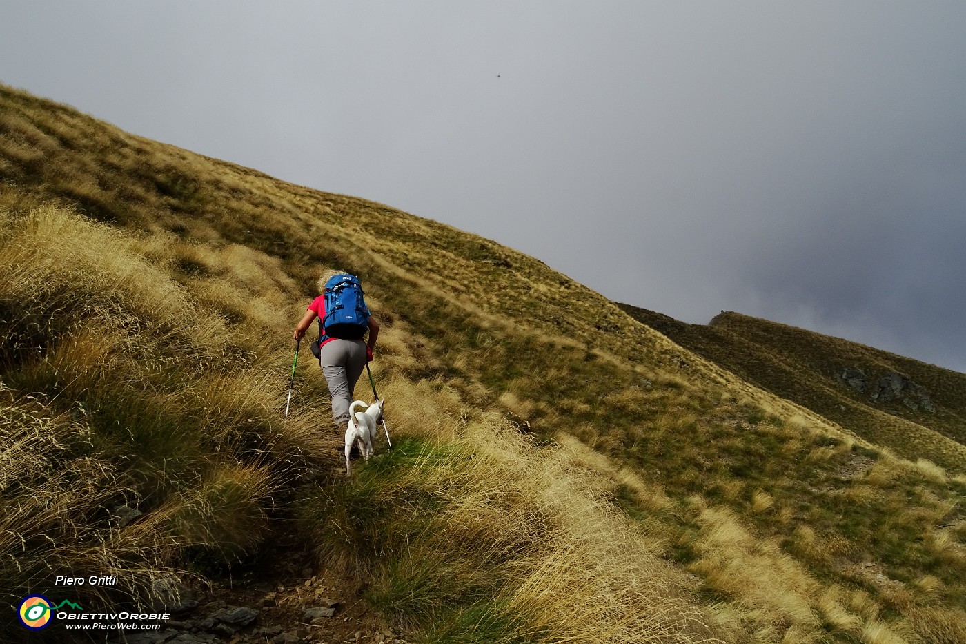 87 Risalendo su traccia al Monte Triomen.JPG